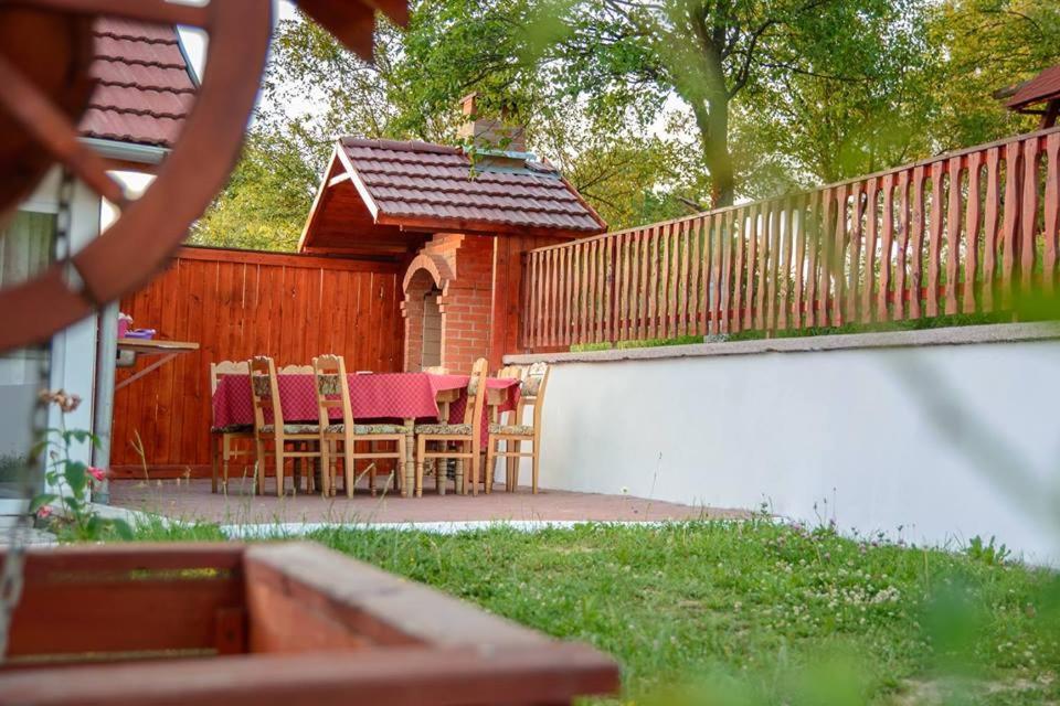 Pensiunea Tinelu Brasov Săcele Dış mekan fotoğraf
